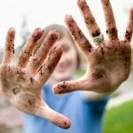 Как очистить руки и ногти после работы в саду