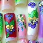 Рисунок на ногтях акриловыми красками - лепестки цветов.