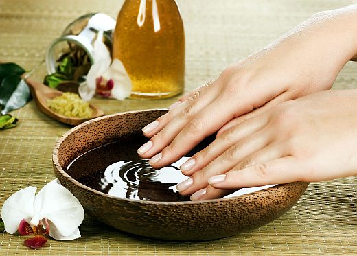 Японский маникюр это  технология лечения ногтевой пластины.