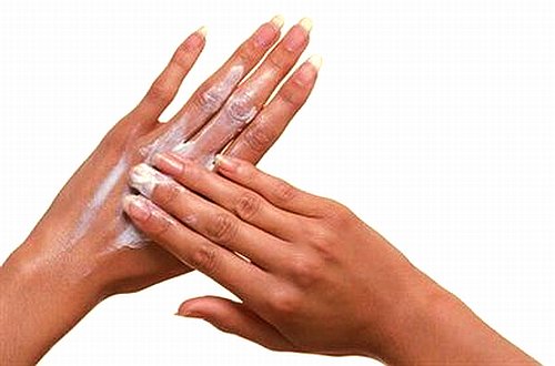 Советы для женщин. Сухость рук, Как лечить обветренные руки.